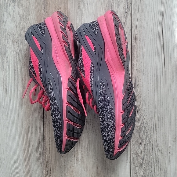 Brooks Launch 4 Running Shoes Black Pink Low Top Lace Up Women 9.5 1202341B018 - Picture 5 of 8